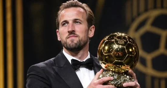 هاري كين يتوج بالكرة الذهبية 2026 وينهي انتظار إنجلترا الطويل